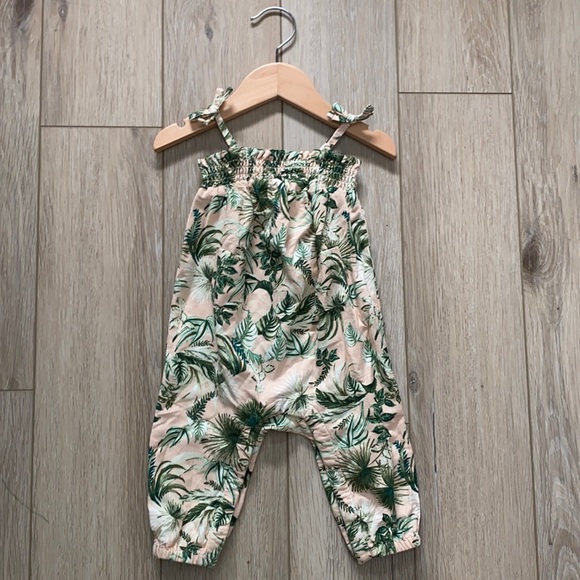 Old Navy Baby Girl 6-12 One Piece - Picture 1 of 2